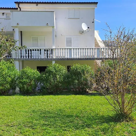 Put 2 Apartment