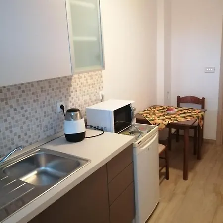 Apartment Put 2