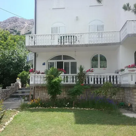Put 2 Apartment