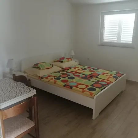 Apartment Put 2 *