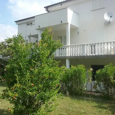 Apartment Put 2 *