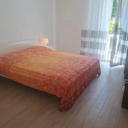 Put 2 Apartment