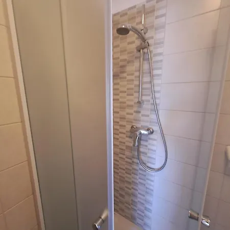 Apartment Put 2 *