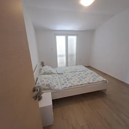 Put 2 Apartment *