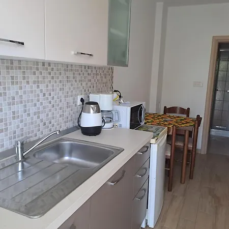 Put 2 Apartment